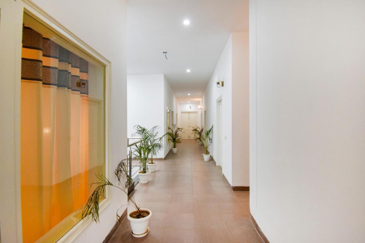 Oyo 75460 Sky High Residency Hotel Ludhiana Eksteriør billede