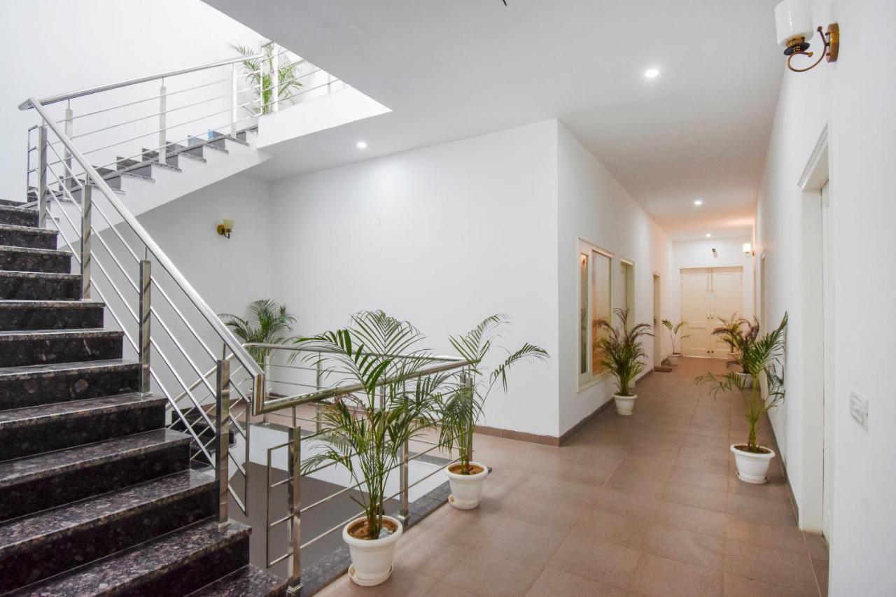 Oyo 75460 Sky High Residency Hotel Ludhiana Eksteriør billede