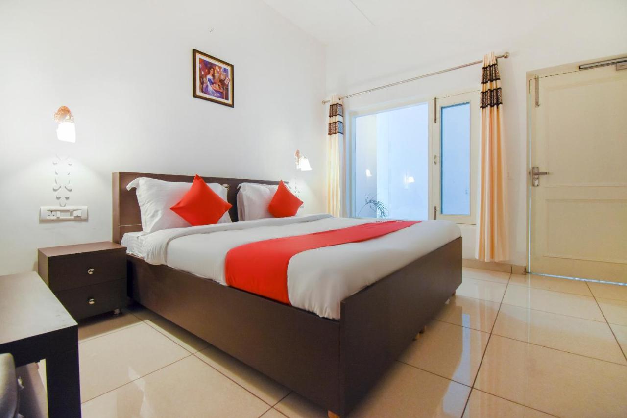 Oyo 75460 Sky High Residency Hotel Ludhiana Eksteriør billede