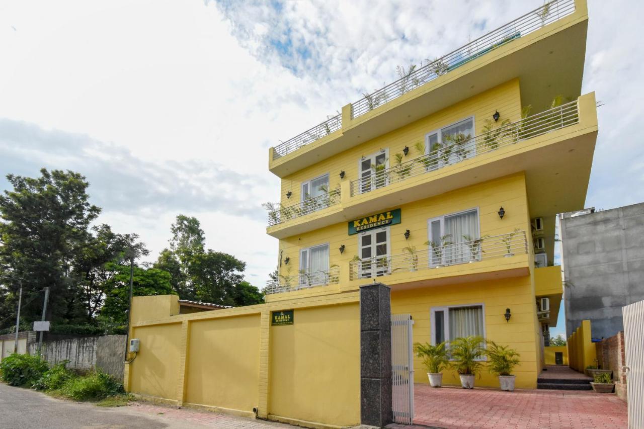 Oyo 75460 Sky High Residency Hotel Ludhiana Eksteriør billede