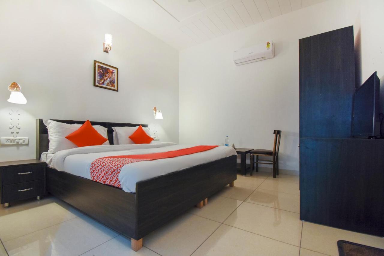 Oyo 75460 Sky High Residency Hotel Ludhiana Eksteriør billede