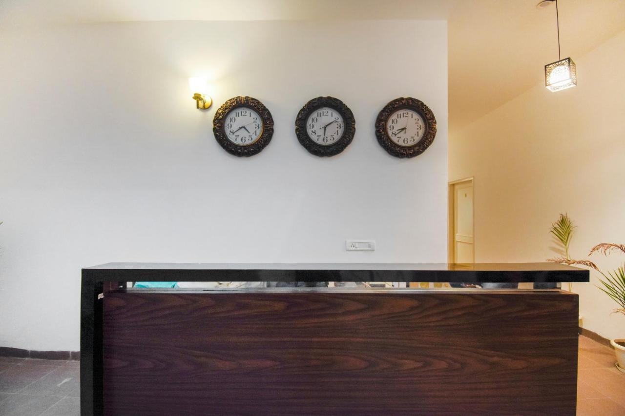 Oyo 75460 Sky High Residency Hotel Ludhiana Eksteriør billede